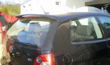 Спойлер крышки багажника VW Polo 9N / 9N3 фото