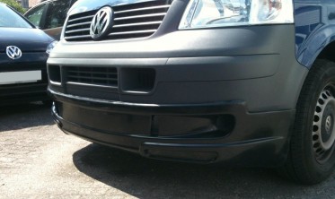 Накладка переднего бампера VW T5 дорестайл в стиле Sportline фото