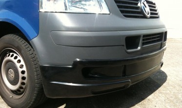 Накладка переднего бампера VW T5 дорестайл в стиле Sportline фото