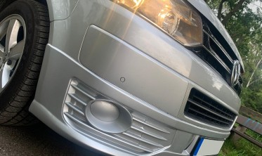Накладка переднего бампера VW T5 в стиле Sportline (рестайл) фото