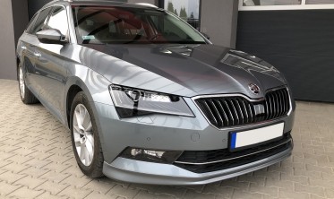Накладка переднього бампера Skoda Superb III дорестайл фото