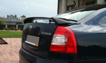 Спойлер крышки багажника Skoda Octavia II в стиле RS фото