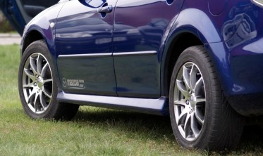 Тюнинговые накладки на пороги Mazda 6 GG/GY фото