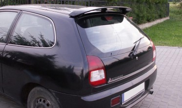 Спойлер кришки багажника Mitsubishi Colt CJ0 фото