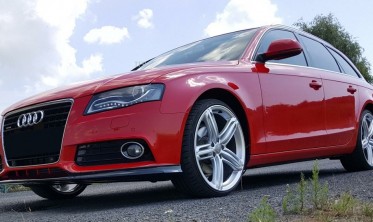 Накладка переднього бампера Audi A4 B8 фото