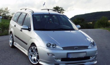 Накладка переднього бампера Ford Focus I дорестайл фото