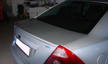 Спойлер крышки багажника Ford Mondeo MK3 стиль ST220 фото