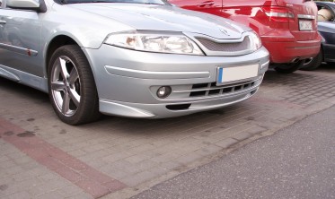 Накладка переднего бампера Renault Laguna II дорестайл фото