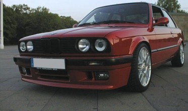 Накладка переднего бампера BMW E30 фото