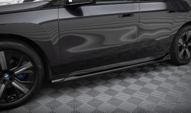 Нижние тюнинг накладки на боковые пороги BMW iX i20 версия M-Pack фото