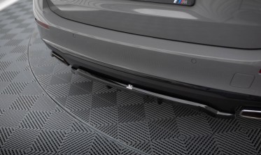 Центральний дифузор на задній бампер BMW 5 G30 / G31 післярестайл фото