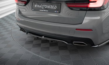 Центральний дифузор на задній бампер BMW 5 G30 / G31 післярестайл фото