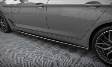 Тюнинговые накладки (листвы) на боковые пороги BMW 5 G30 / G31 послерестайл фото