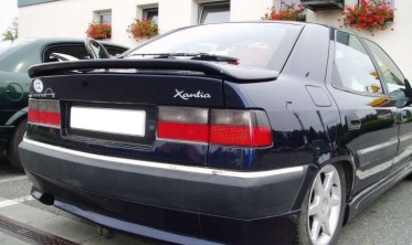 Спойлер кришки багажника Citroen Xantia фото