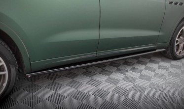 Нижние тюнинг накладки (листвы) на пороги Maserati Levante Mk1 фото