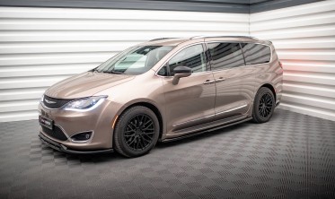 Тюнінгові накладки (лістви) під бокові пороги Chrysler Pacifica Mk2 фото
