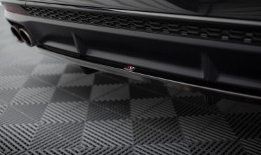 Центральная тюнинг накладка на задний бампер Audi S4 B9 рестайл фото