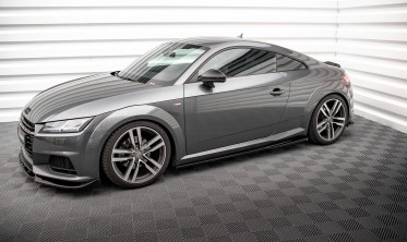 Боковые тюнинг накладки (листвы) на пороги Audi TT 8S S-Line фото