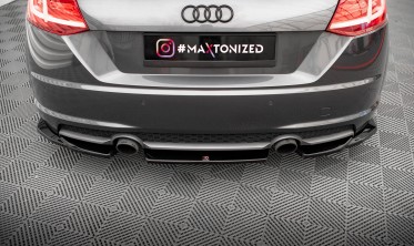 Центральная тюнинг накладка на задний бампер Audi TT 8S версия S-Line фото