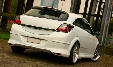 Спойлер багажника Opel Astra H GTC в стилі OPC фото