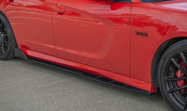 Диффузоры порогов Dodge Charger (2015-2023) версия srt глянцевый фото