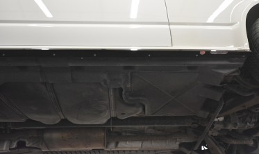 Тюнинговые накладки (листвы) под боковые пороги Volkswagen T6 Long рестайл фото