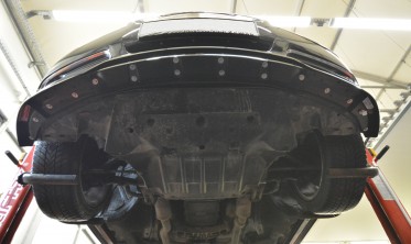 Тюнінгова накладка на передній бампер Chrysler 300 Mk2 фото