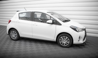 Тюнинговые накладки (листвы) на боковые пороги Toyota Yaris Mk3 рестайл фото