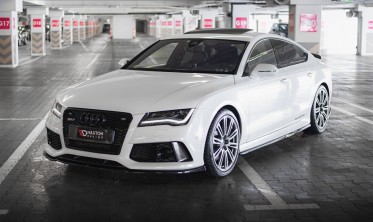Нижний диффузор (накладка) на передний бампер Audi RS7 C7 рестайл вар. 3 фото