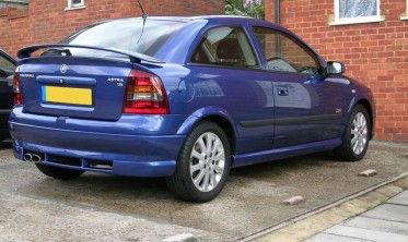 Спойлер багажника Opel Astra G Hatchback низкий фото