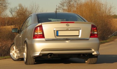 Накладки уголки заднего бампера Opel Astra G Coupe / Cabrio фото