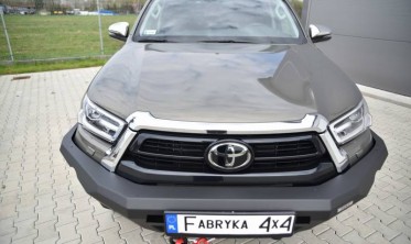 Силовой передний бампер Toyota Hilux (2020-...) фото
