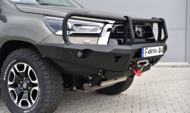 Дуга на передній бампер Toyota Hilux (2020-...) фото