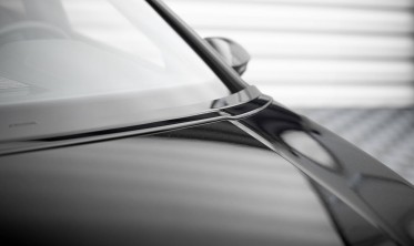 Тюнинг накладка на капот Volkswagen Golf Mk8 фото