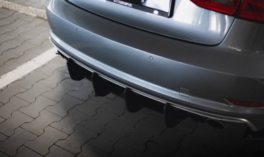 Центральный диффузор (накладка) Street Pro на задний бампер Audi S3 8V Sedan фото