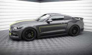 Бокові накладки Street Pro на пороги Ford Mustang GT Mk6 Maxton Design фото