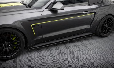 Бокові накладки Street Pro на пороги Ford Mustang GT Mk6 Maxton Design фото