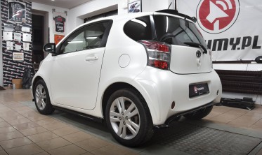 Тюнинговый нижний диффузор (накладка) на задний бампер Toyota IQ фото