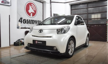 Нижні тюнінг накладки (лістви) на бокові пороги Toyota IQ фото