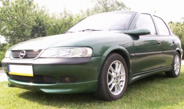 Накладка переднього бампера Opel Vectra B версія 2 фото