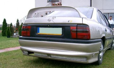 Спойлер крышки багажника Opel Vectra A высокий фото