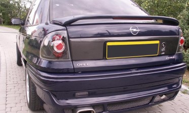 Спойлер крышки багажника Opel Astra F Sedan, Cabrio фото