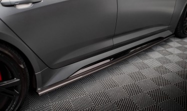 Карбоновые боковые накладки (листвы) на пороги Audi RS6 C8 / RS7 C8 фото