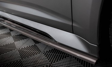 Карбоновые боковые накладки (листвы) на пороги Audi RS6 C8 / RS7 C8 фото