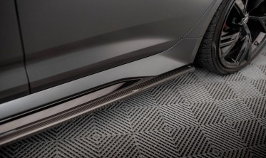 Карбоновые боковые накладки (листвы) на пороги Audi RS6 C8 / RS7 C8 фото