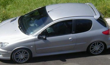 Спойлер кришки багажника Peugeot 206 фото
