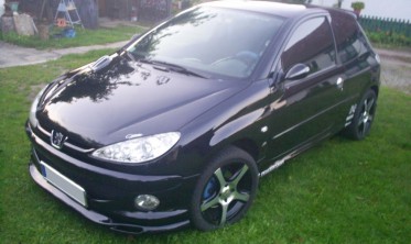 Накладка переднього бампера Peugeot 206 (широкий бампер) фото