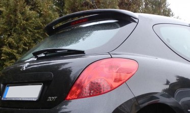 Спойлер крышки багажника Peugeot 207 фото