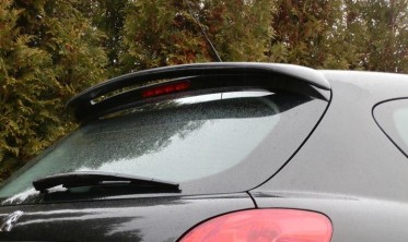 Спойлер крышки багажника Peugeot 207 фото