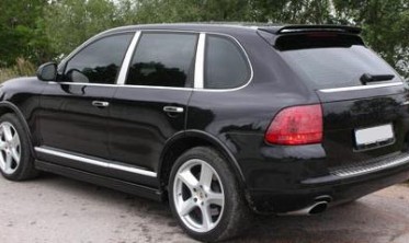 Спойлер кришки багажника Porsche Cayenne 955 фото